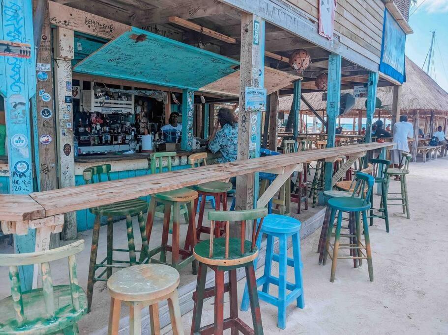 Vacation Home Blue Lotus Caye Caulker Buitenkant foto