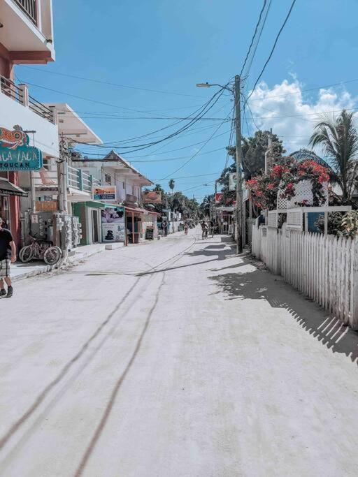 Vacation Home Blue Lotus Caye Caulker Buitenkant foto